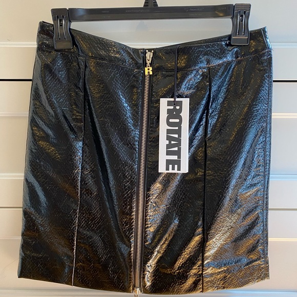 Rotate Kari Skirt - Picture 5 of 6